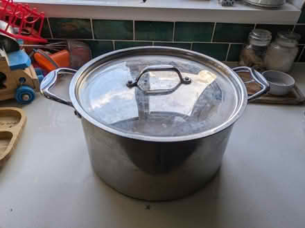 Photo of free Large cooking pot (Earwig Corner BN7) #1