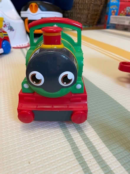 Photo of free Toy train & carriage (Canton CF5) #4