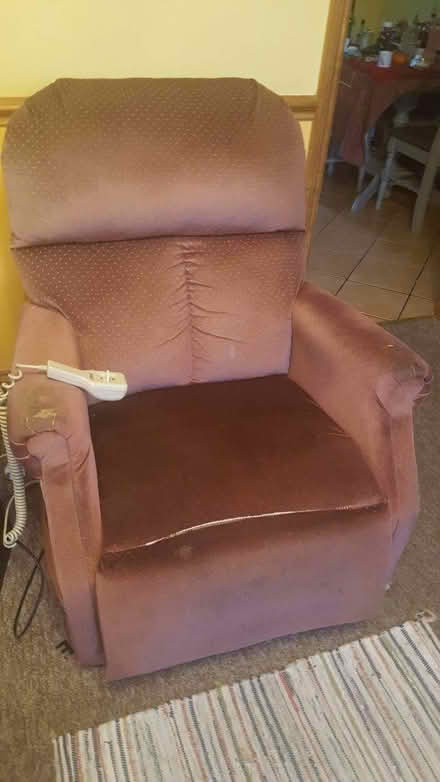 Photo of free Reclining electric armchair (Ludlow SY8) #1
