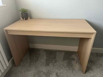 Photo of free Desk (Isleworth TW7) #1