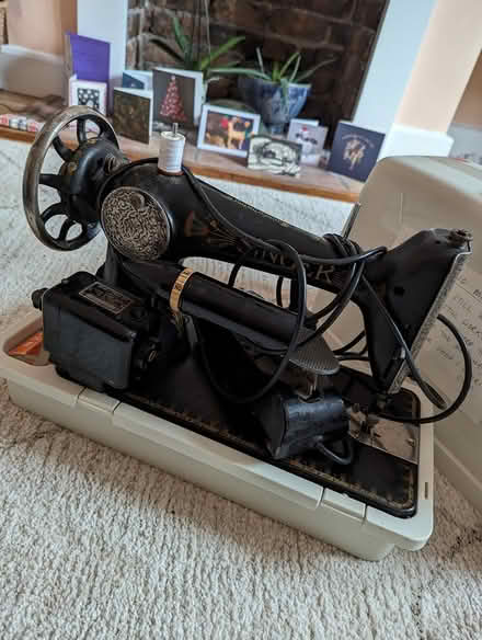 Photo of free singer sewing machine (bristol BS7) #1