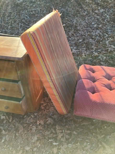 Photo of free curb alert, 9 items (Groton)