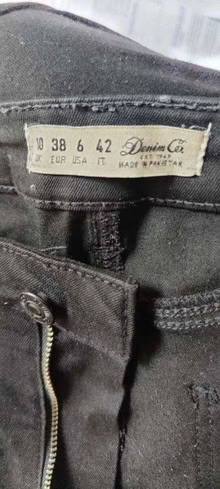 Photo of free Black skinny jeans with rips at the knees. (Waddon CR0) #2