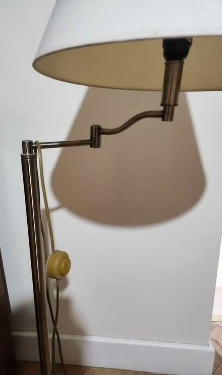 Photo of free floor lamp with adjustable swing arm ampshade (GU14) #2