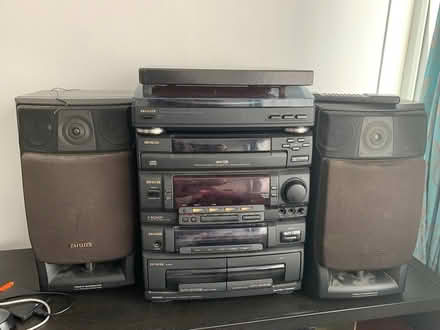 Photo of free Aiwa Z-M2600 compact disc system (EN4) #1