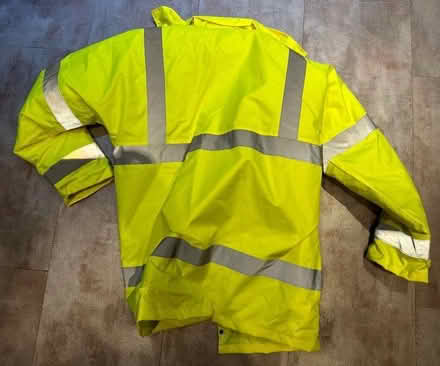 Photo of free Heavy hi-viz coat - never worn (Radlett WD7) #1