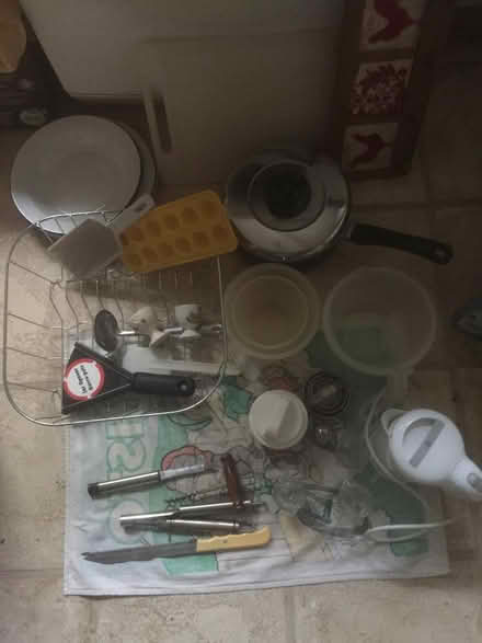 Photo of free kitchen items (Sele Farm SG14) #1