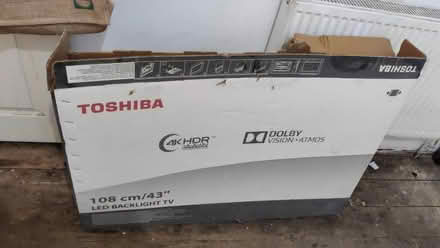 Photo of free 43 TV box with foam (Croydon CR0) #1