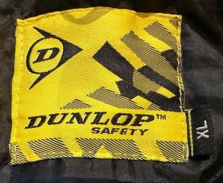 Photo of free Heavy hi-viz coat - never worn (Radlett WD7) #4