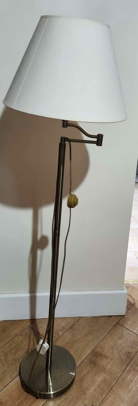 Photo of free floor lamp with adjustable swing arm ampshade (GU14) #1