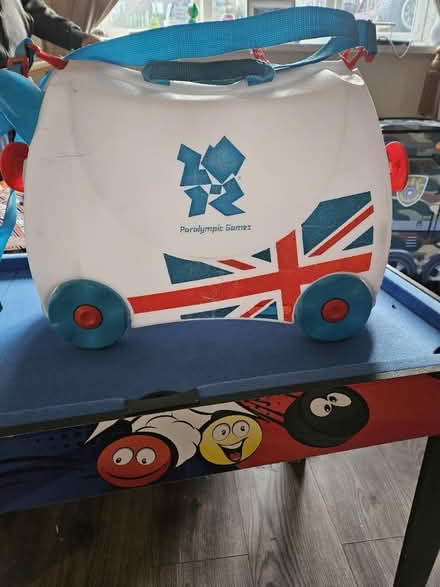 Photo of free Little trunk travel case (Hackenthorpe S12) #1