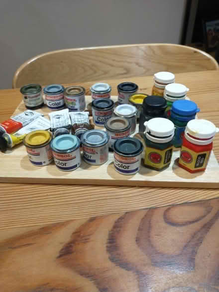 Photo of free Various paints for miniatures (Fleetville) #1