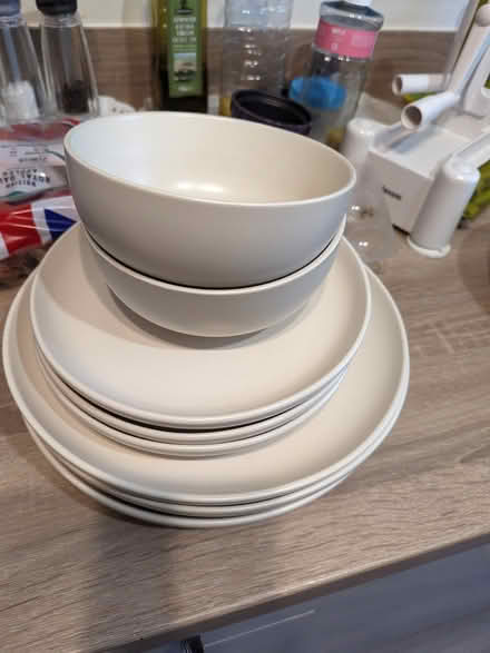 Photo of free Bowls and plates (Newbury, RG14) #1