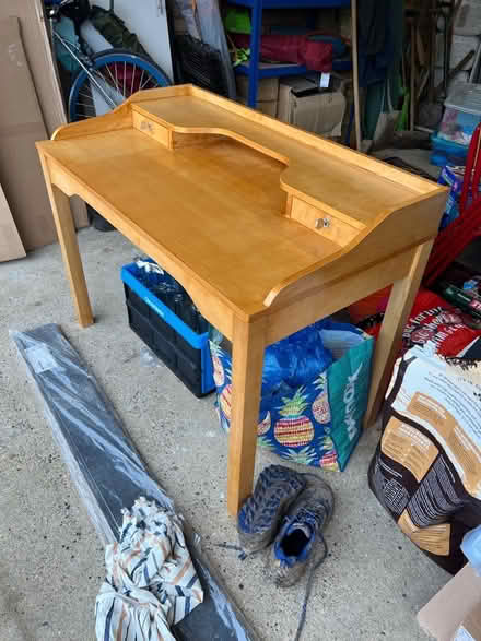 Photo of free Desk (Park Street AL2) #1