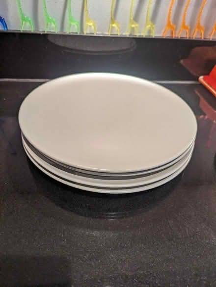 Photo of free Dinner plates & deep bowls (Southborough BR2) #1