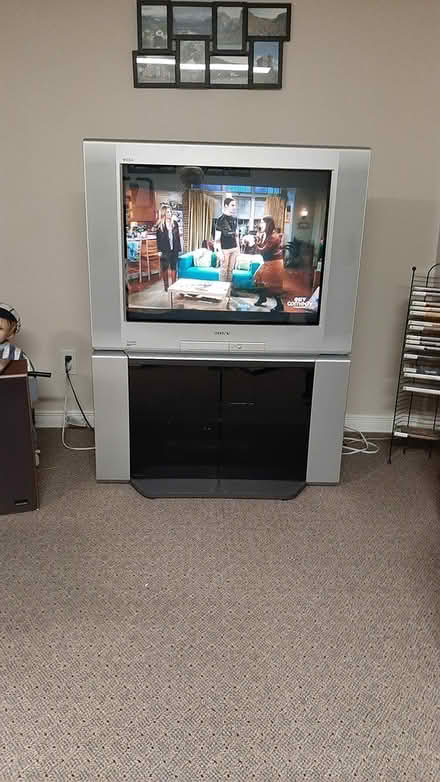 Photo of free Sony Trinitron Wega TV 32 Inch (paisley and imperial) #2
