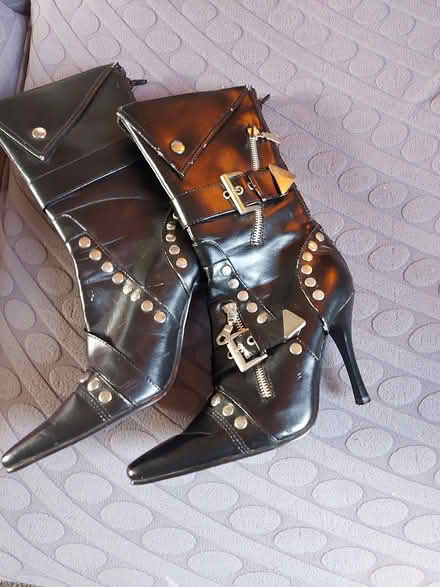 Photo of free Boots S9 Sheffield (Sheffield S9 Handsworth) #2