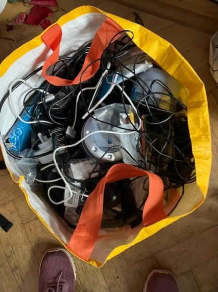 Photo of free Miscellaneous wires (Oakwood Park N14) #1