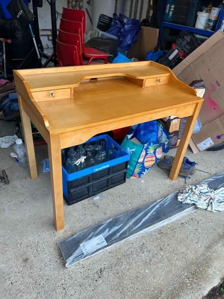 Photo of free Desk (Park Street AL2) #2