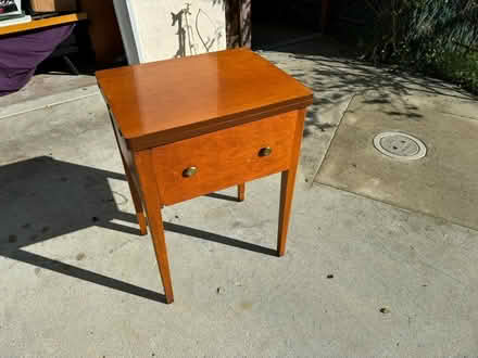 Photo of free Vintage White Sewing Machine (Hull & El Camino) #2