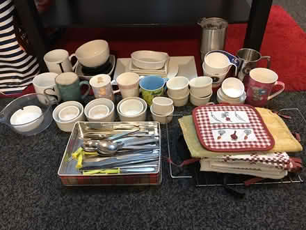 Photo of free Various kitchen items (Carshalton SM5) #1