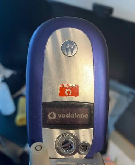 Photo of free Motorola V550 Retro Flip Phone (Elephant & Castle SE1) #3