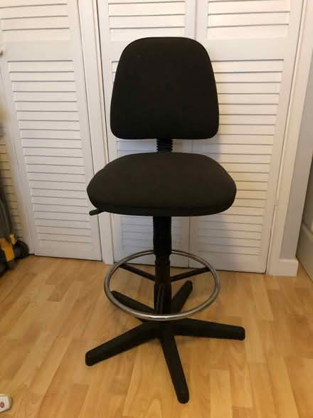 Photo of free Black swivel chair (Benfleet SS7) #2