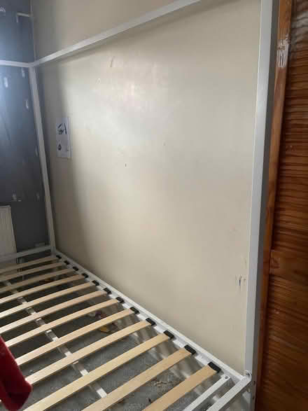 Photo of free Single 4 poster bed & mattress. (Westbury BA13) #4