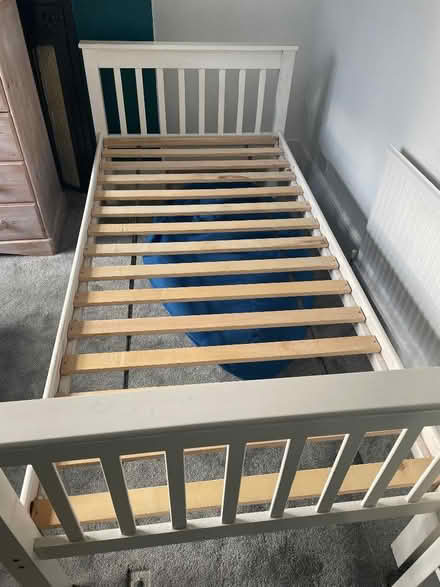 Photo of free Single bed (Winchmore Hill N21) #1