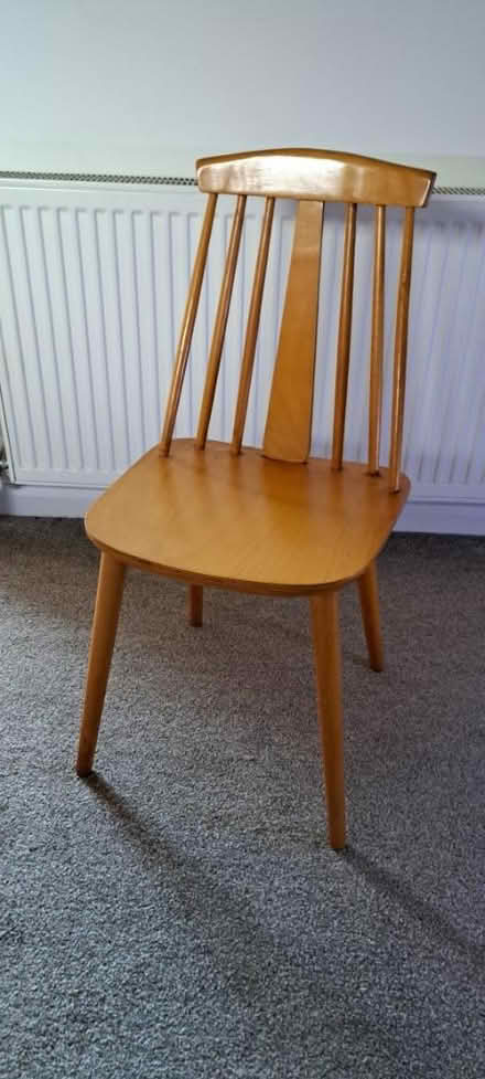 Photo of free Dining table and chairs (NR5) #4