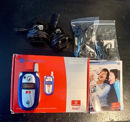 Photo of free Motorola V550 Retro Flip Phone (Elephant & Castle SE1) #1