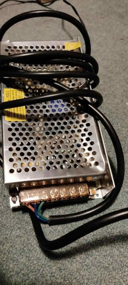 Photo of free Mains AC to 5V DC Power Supply (Beeston Rylands NG9) #2