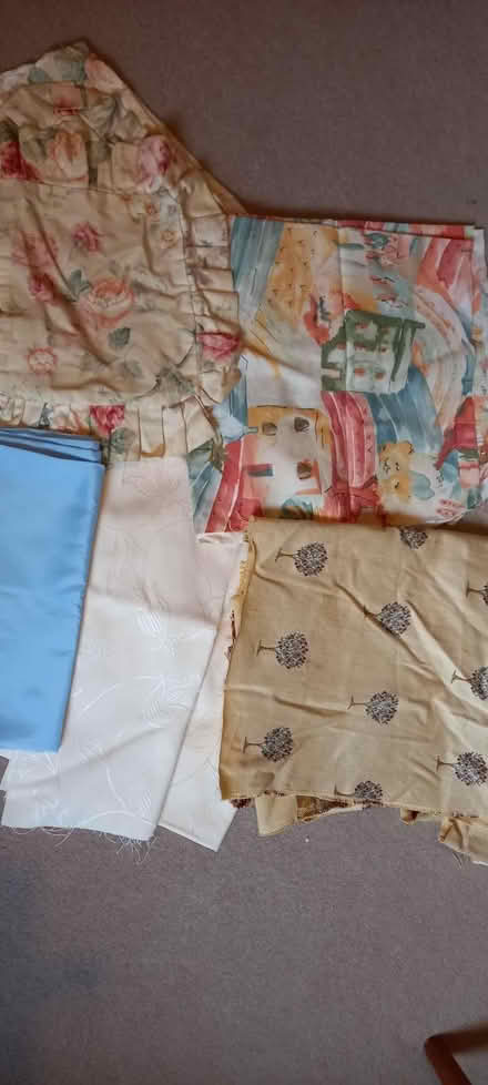 Photo of free fabric remnants (Viewlands PH1) #2