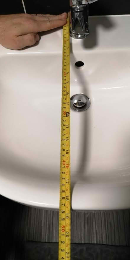 Photo of free basin with tap (Buckstone) #4
