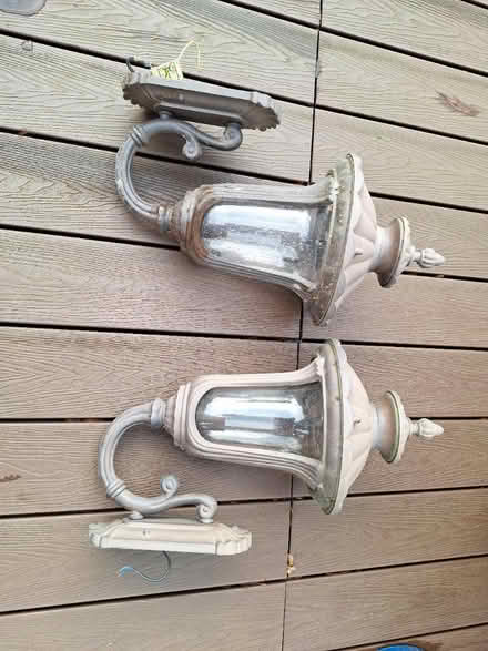 Photo of free Outside lights (Hibaldstow) #1