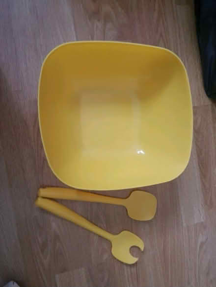 Photo of free Salad bowl with utensils (Norbury SW16) #1