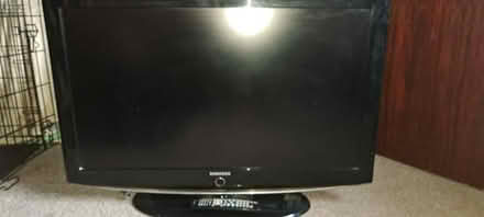 Photo of free 42" Samsung flatscreen tv (Castleford) #1