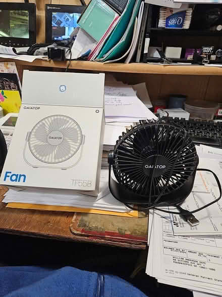 Photo of free desk top fan (Poughkeepsie) #1