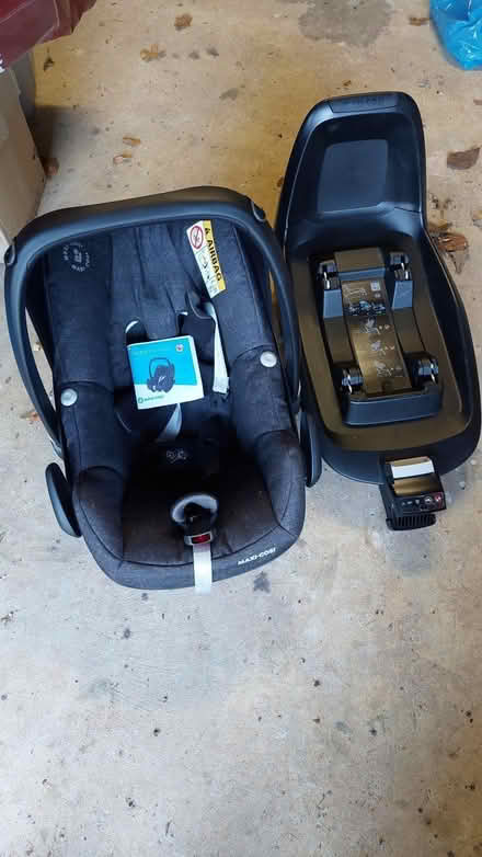 Photo of free Baby car seat (Woosehill RG41) #1