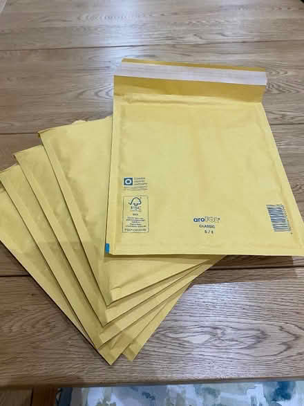Photo of free 30 padded envelopes (Warfield RG42) #1