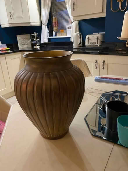 Photo of free Gold painted vase (L38) #1