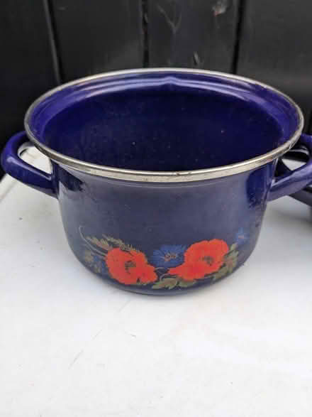 Photo of free Enamel pots with flower decoration (Southsea PO5) #1