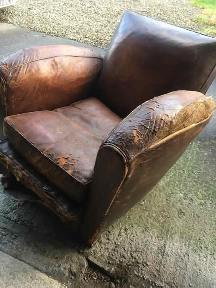 Photo of free Old leather chair in need of renovation (Huntington HR5) #1