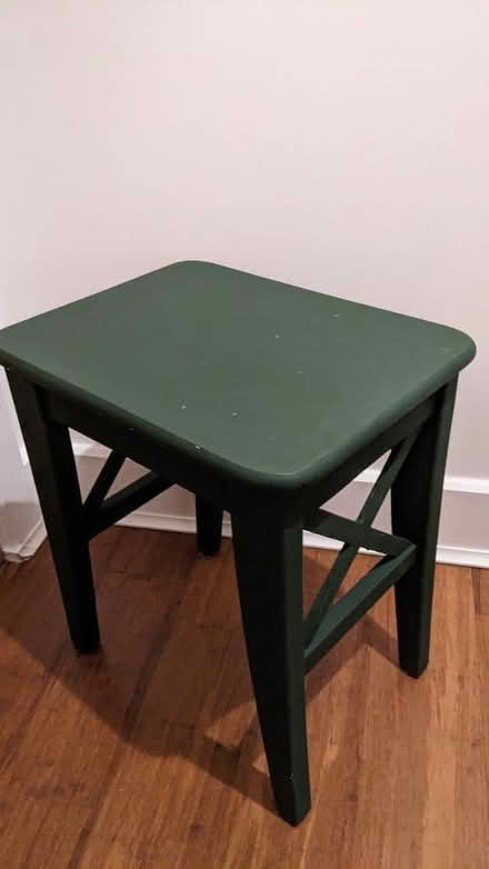 Photo of free Green chair/little table (AL1 st Albans station) #1