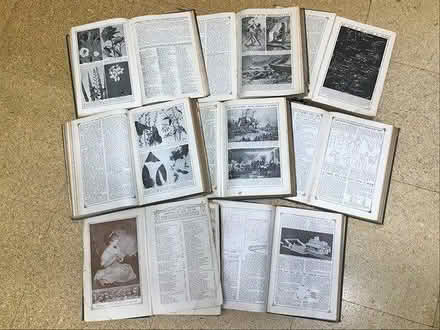Photo of free Set 8 Arthur Mee Child Encyclopedia (CV22 Bilton) #1