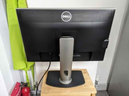 Photo of free Dell screen - needs a repair (Donnington Bridge OX4) #2