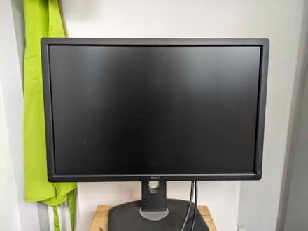 Photo of free Dell screen - needs a repair (Donnington Bridge OX4) #3