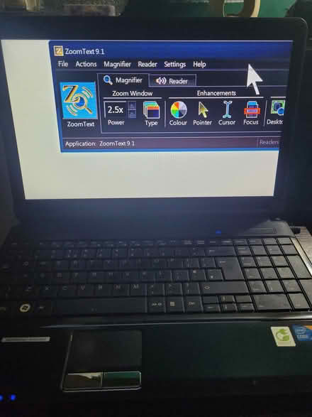 Photo of free Old working laptop with Zoomtext (Sale M33) #1