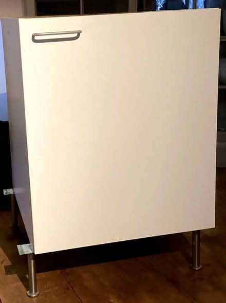 Photo of free Kitchen cupboard, floor-standing (Rodborough GL5) #4