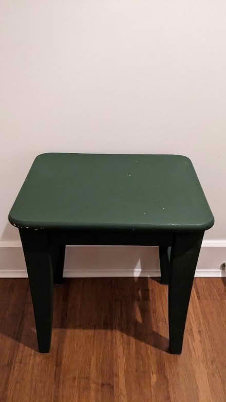 Photo of free Green chair/little table (AL1 st Albans station) #2